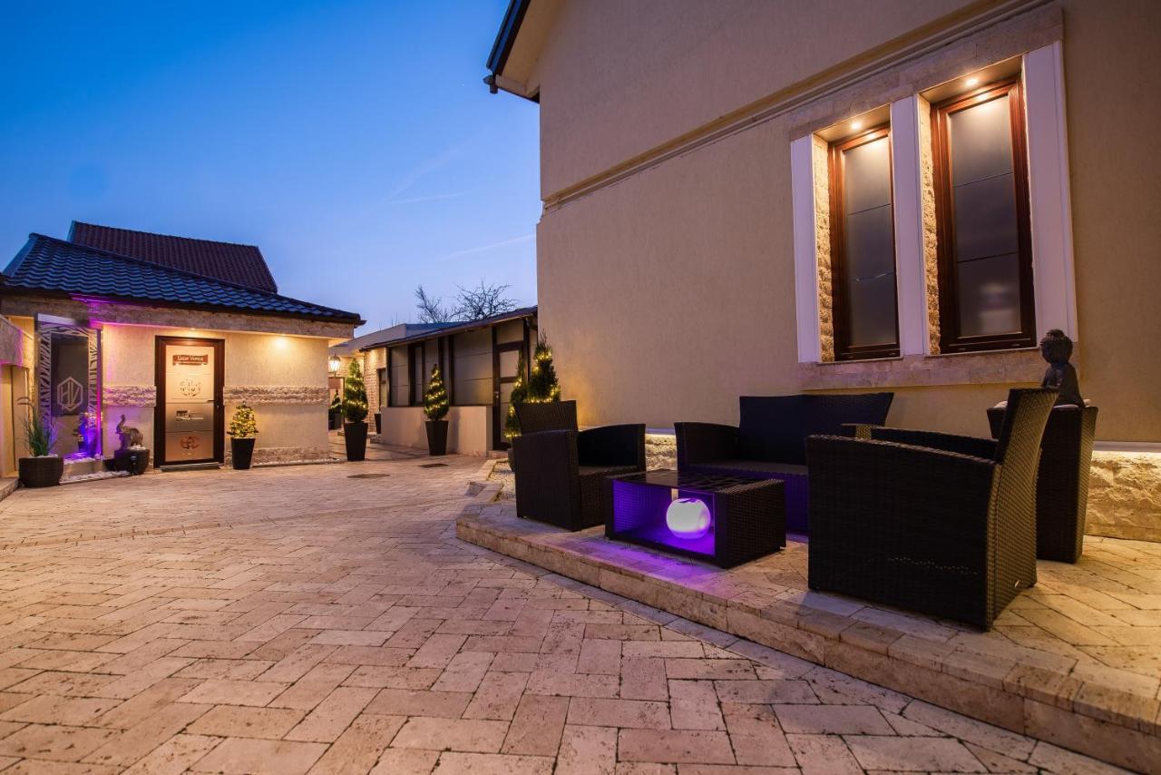 H & V Residence - Bungalow Apartment Arad Exterior foto