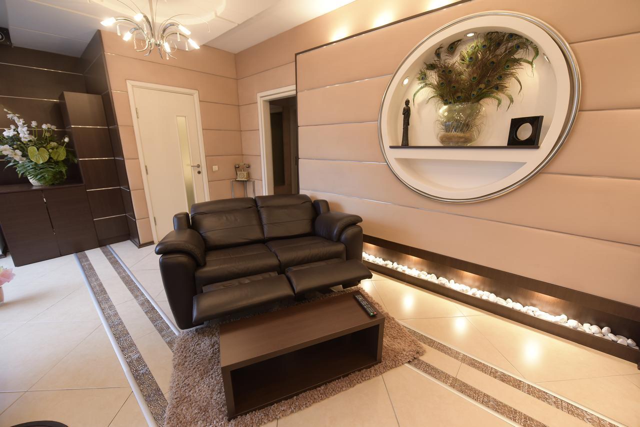 H & V Residence - Bungalow Apartment Arad Exterior foto